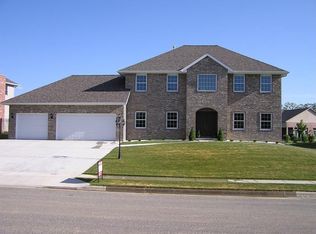 32 Greenleaf Ct, Morton, IL 61550