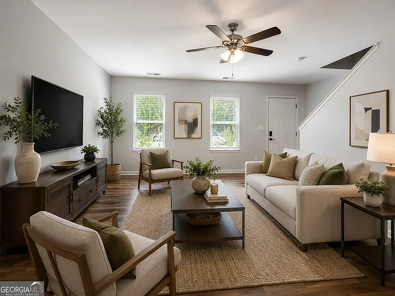 1814 Carrington Dr — Photo 3