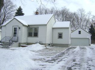 31 Summerset Dr S, Racine, WI 53406