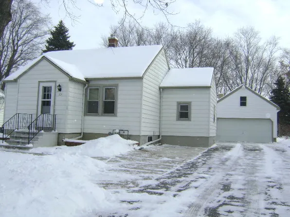 31 Summerset Dr S, Racine, WI 53406