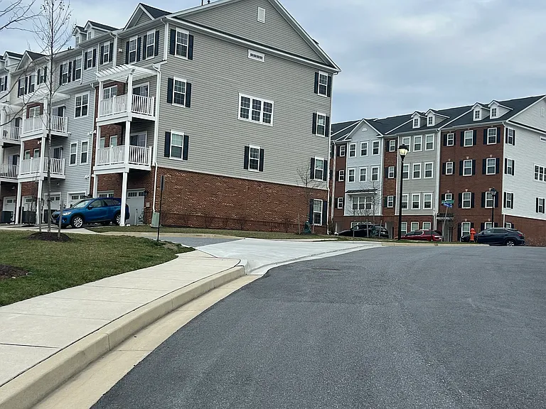 quiet neighborhood and many vistor spots to park