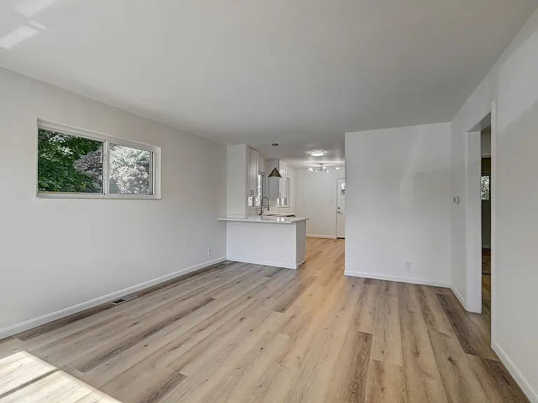 3340 N Glencoe St — Photo 2