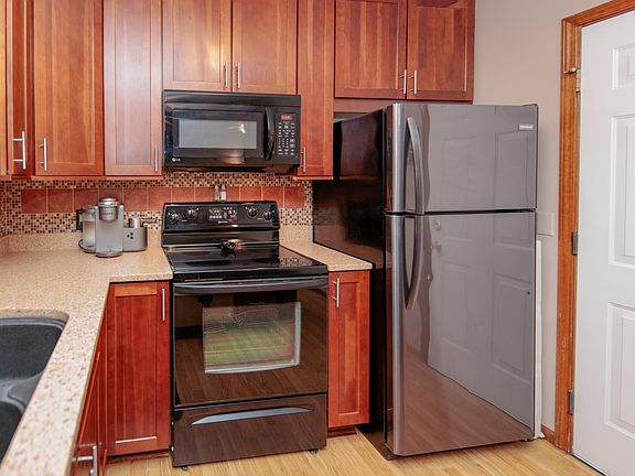 3rd image of 4684 Silverleaf Ln