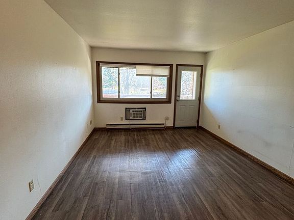 4th image of 130 S Burritt Ave #12