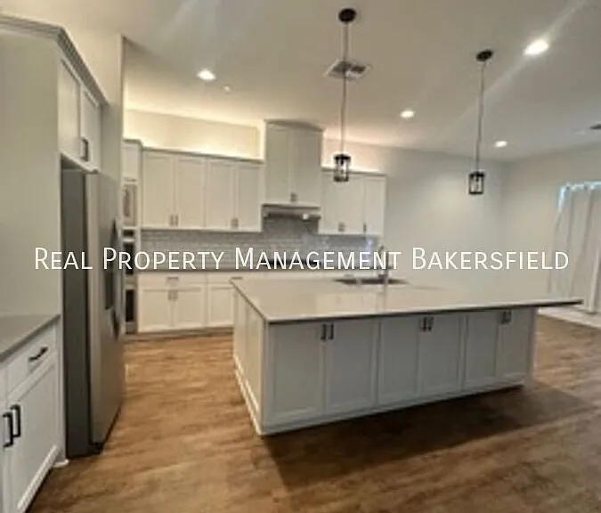 823 Brookline Ln — Photo 8