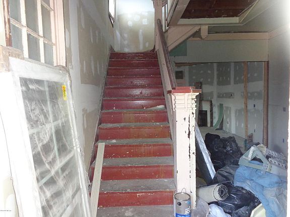 3rd image of 1639 N Laura St