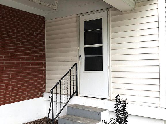 3rd image of 3615 Rosemont Ct