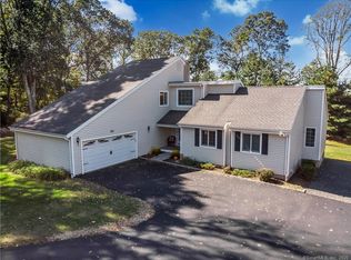 20 Partridge Ln, Milford, CT 06461