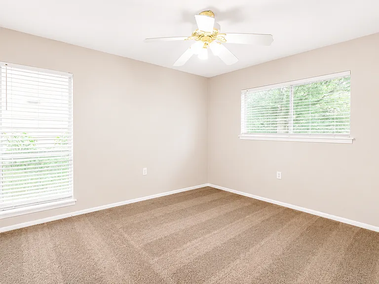 11906 Las Vegas St — Photo 11