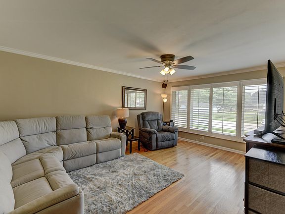 4th image of 18 Timrick Dr