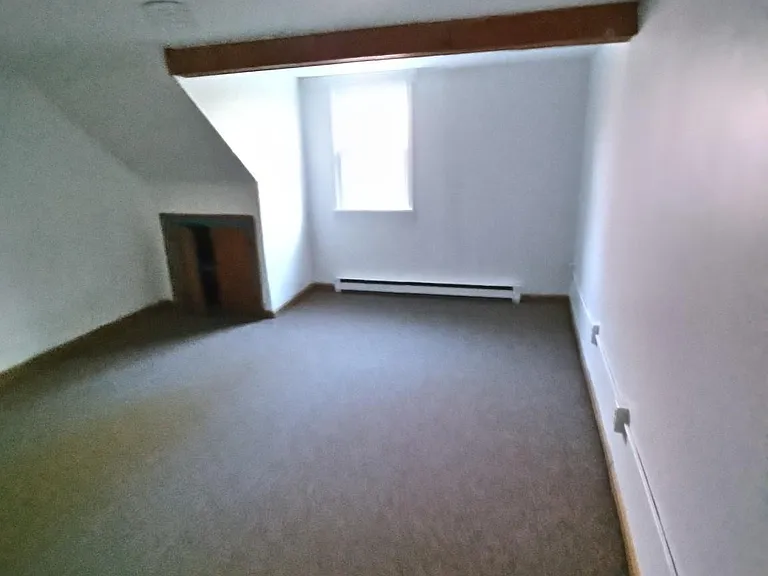 107 E Rockhill Rd — Photo 18