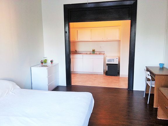 2nd image of 740 Market St