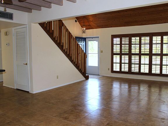 5th image of 972 SE Damask Avenue
