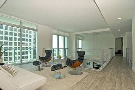 4th image of 500 Brickell Ave #Ph-04