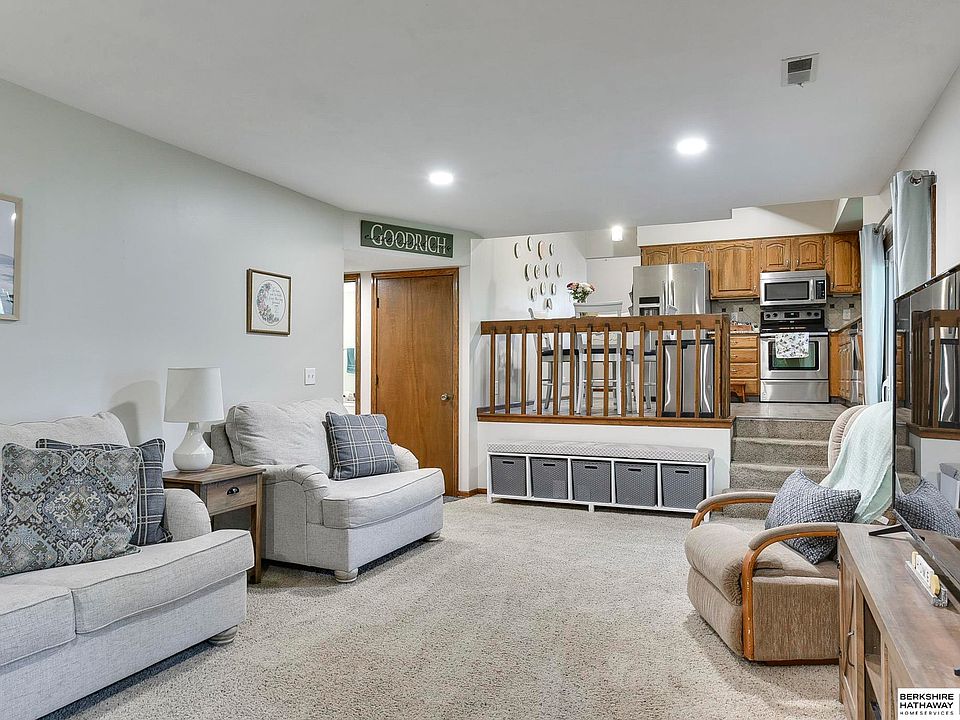 11128 Jefferson St, Omaha, NE 68137 | Zillow