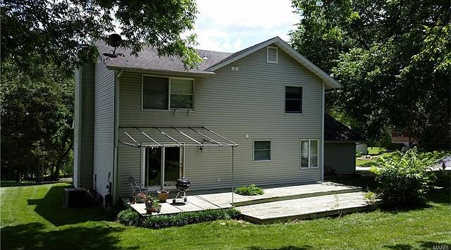 2nd image of 709 Cerny Ave