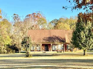 2425 Perry Rd, Grenada, MS 38901