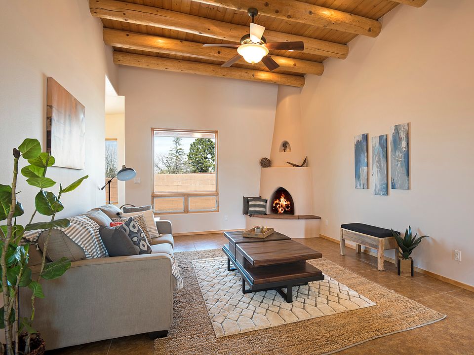 1st image of 435 Calle Bonita