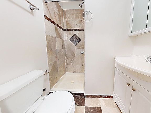 5th image of 84 Bradhurst Ave #7XX