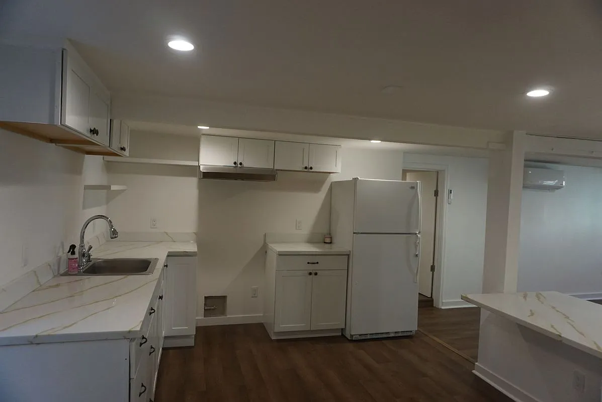 2 bed, 1.0 bath, 950 sqft, $1,700 — Photo 1
