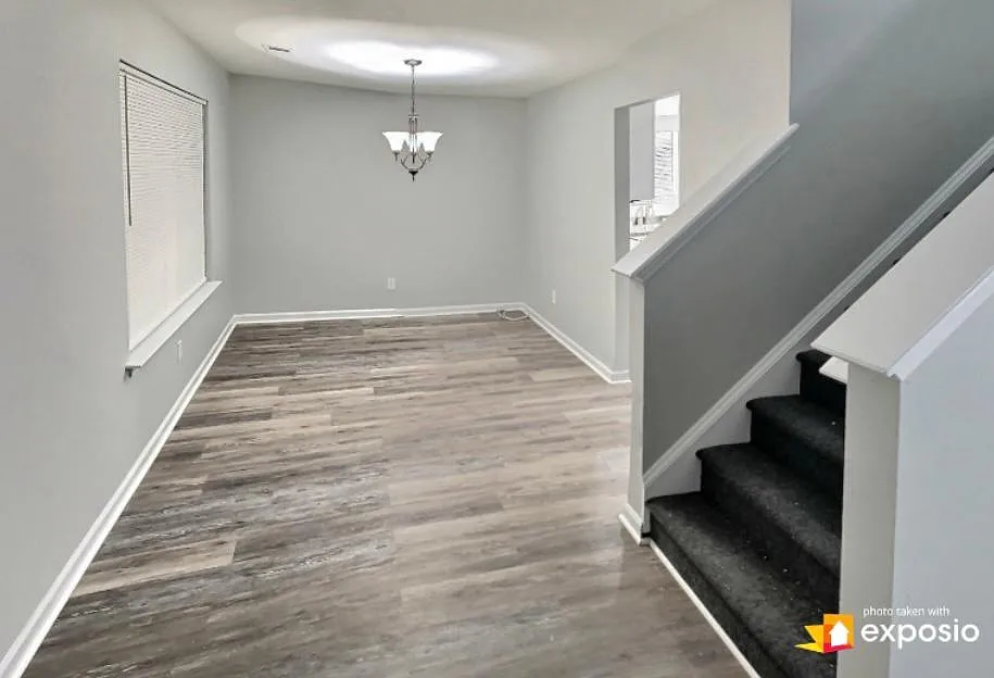 2413 Whetstone Ln — Photo 3