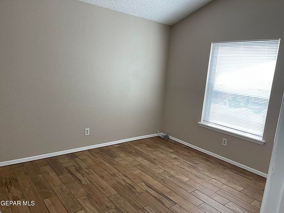 3rd image of 2401 Copper Ave #B