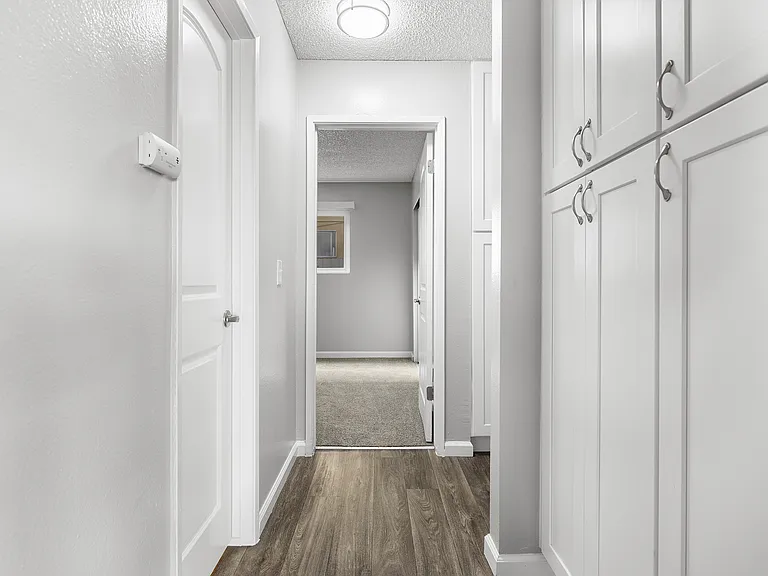 Imperial Place Apartments — Photo 8