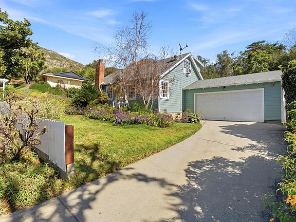 5th image of 320 Toyon Rd