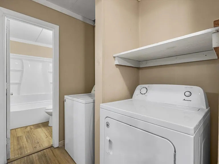 2352 Yorkshire Dr — Photo 33