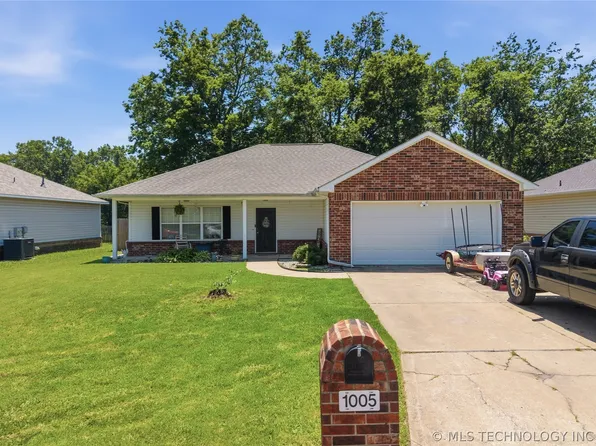 1005 W 21st St, Claremore, OK 74017