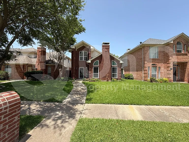 2209 Meadowstone Dr — Photo 3