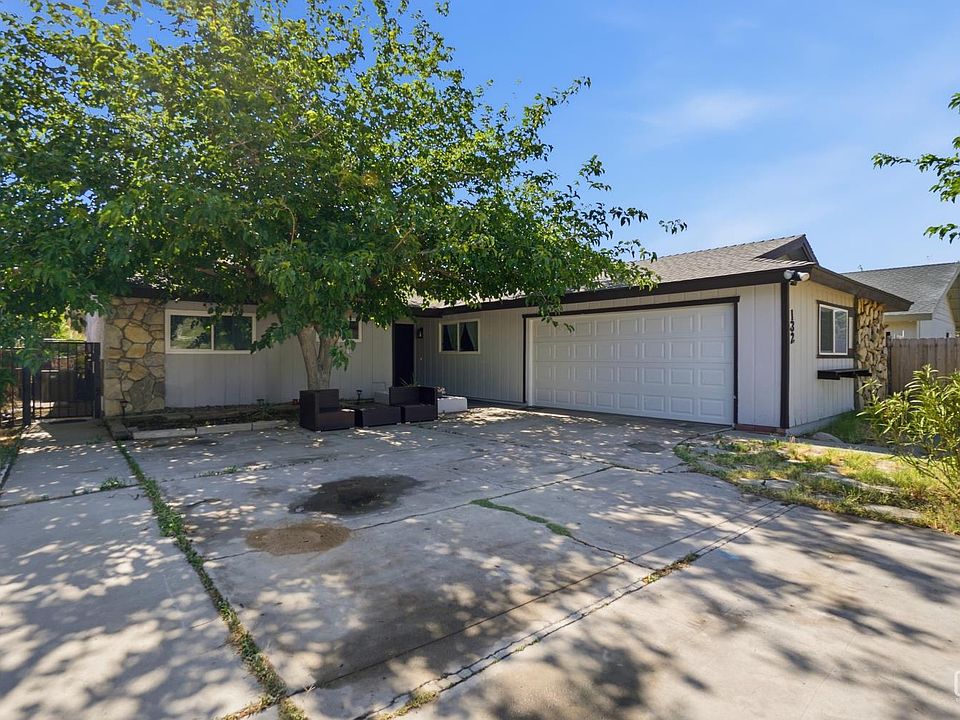 1st image of 132 S Holly Canyon Dr