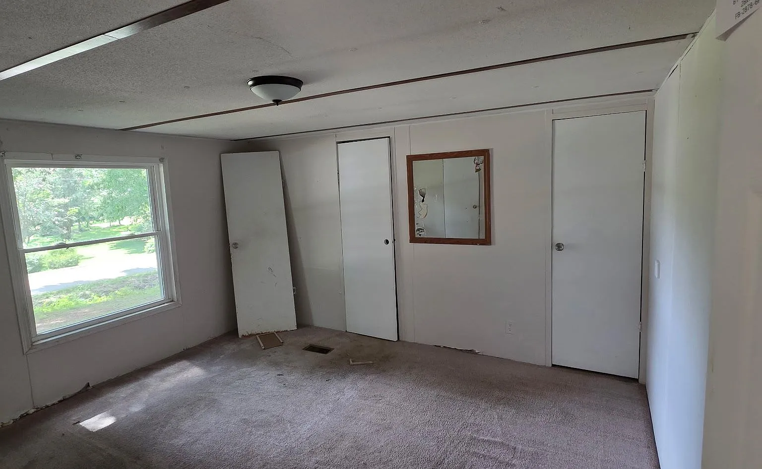 3 bed, 2.0 bath, 900 sqft, $1,400 — Photo 3