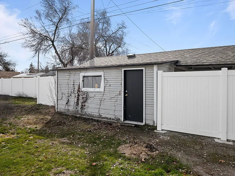 2618 N Ash St — Photo 19