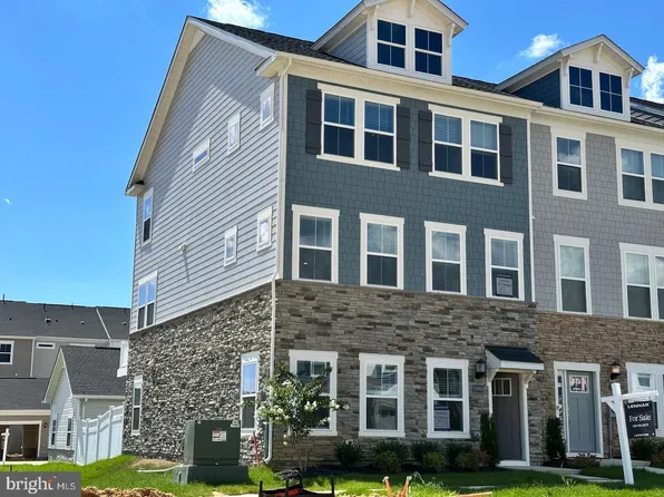 10717 Millport St, White Plains, MD 20695