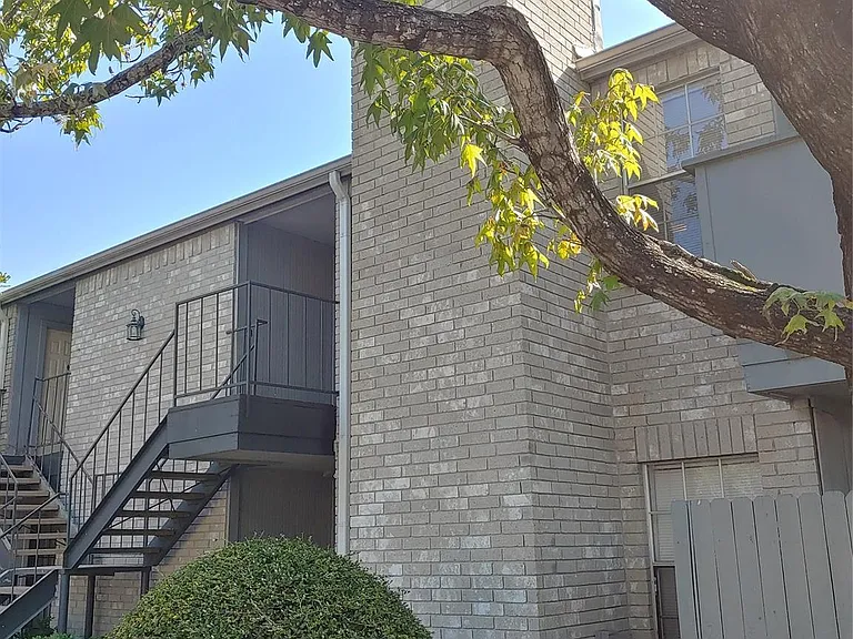 9700 Leawood Blvd #408 — Photo 1