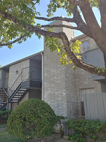 9700 Leawood Blvd Photo 1