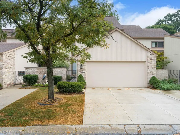 23231 Farmington Rd, Farmington, MI 48336