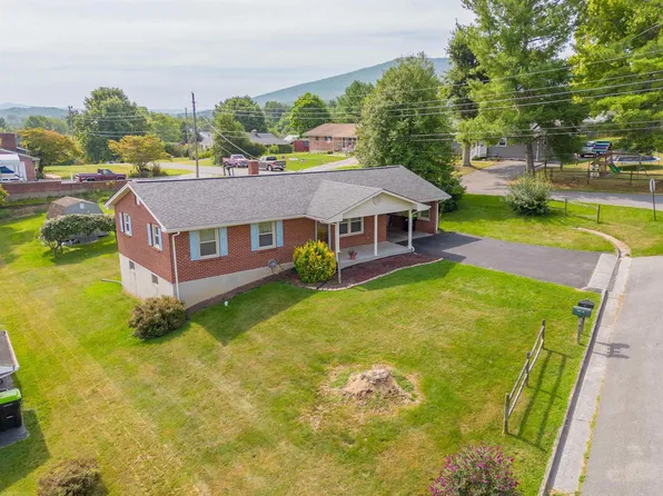 1100 High St, Pulaski, VA 24301