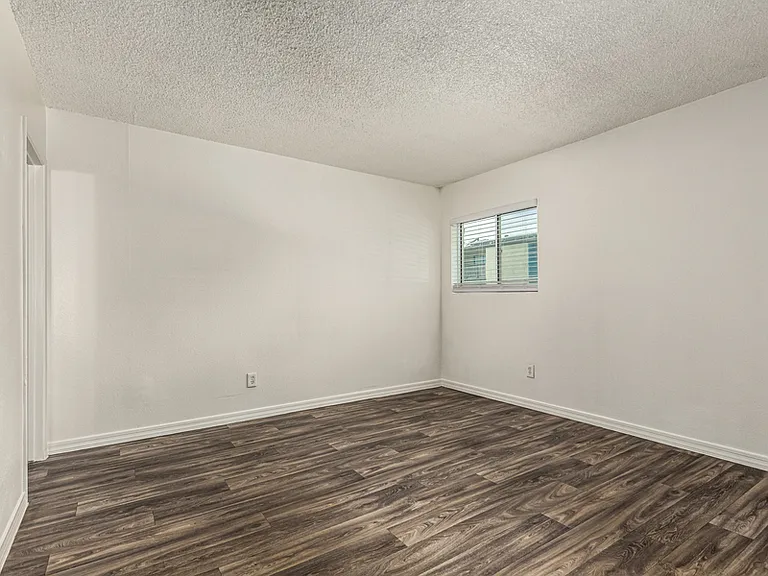 6730 N 17th Ave — Photo 36