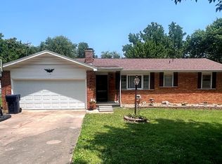 1239 E Smith St, Springfield, MO 65803