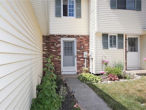 3rd image of 27 Arbor Ct