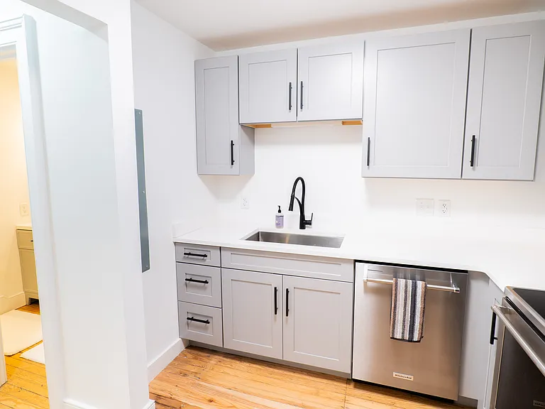 208 Ashley Ave #CB — Photo 11