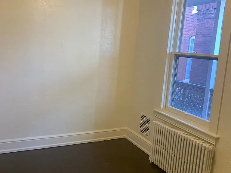 625 E Market St #2 — Photo 8