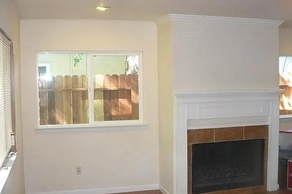 920 Gregory Pl — Photo 5