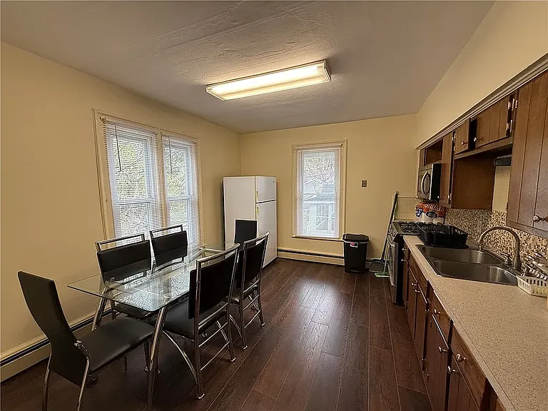 23 1/2 Cedar St — Photo 10