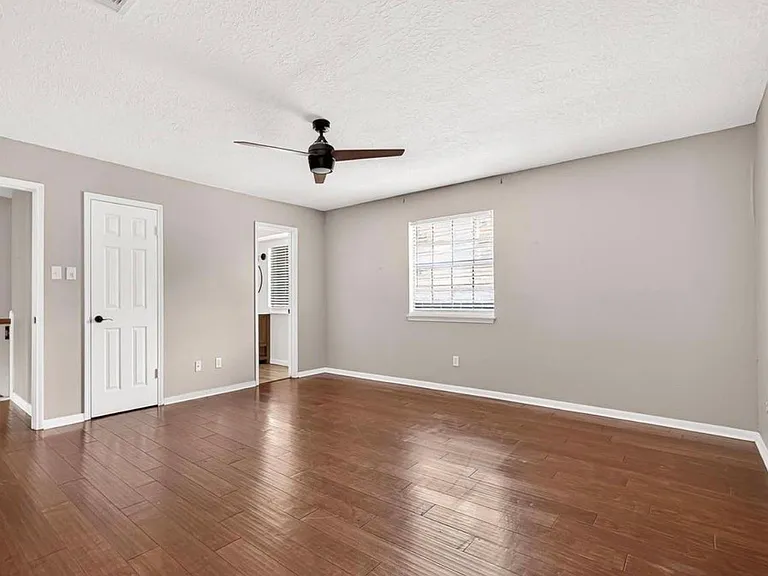 20211 Salzburg Ln — Photo 27