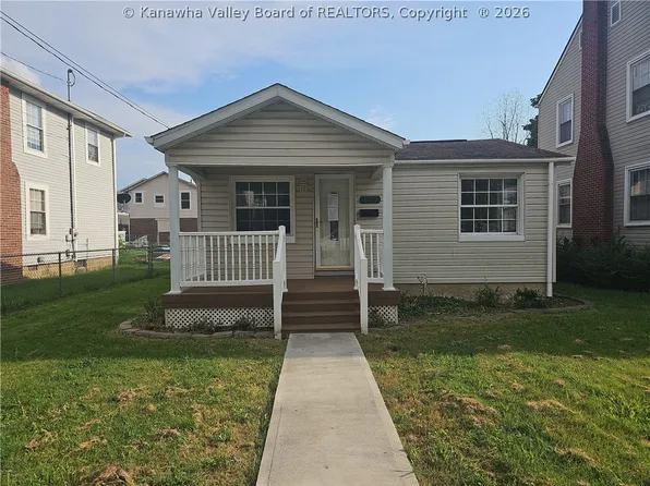 1315 Moore Ave, Dunbar, WV 25064
