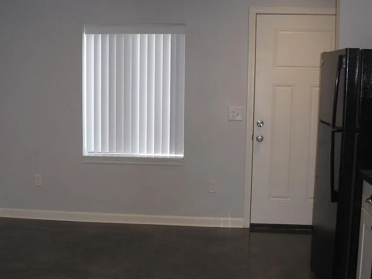 24 Trimble St #A — Photo 7