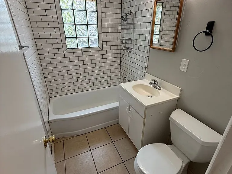 4086 Chase St #4088 — Photo 16